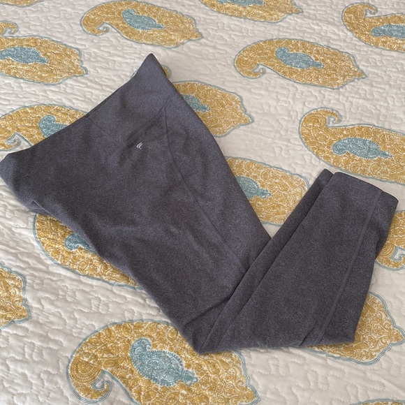 Fabletics Grey Leggings size Large great condition - Picture 7 of 7